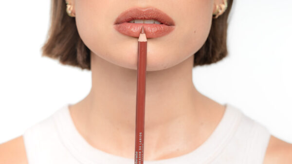 CELEBRATE - Delineador de labios Send Nudes - Image 3